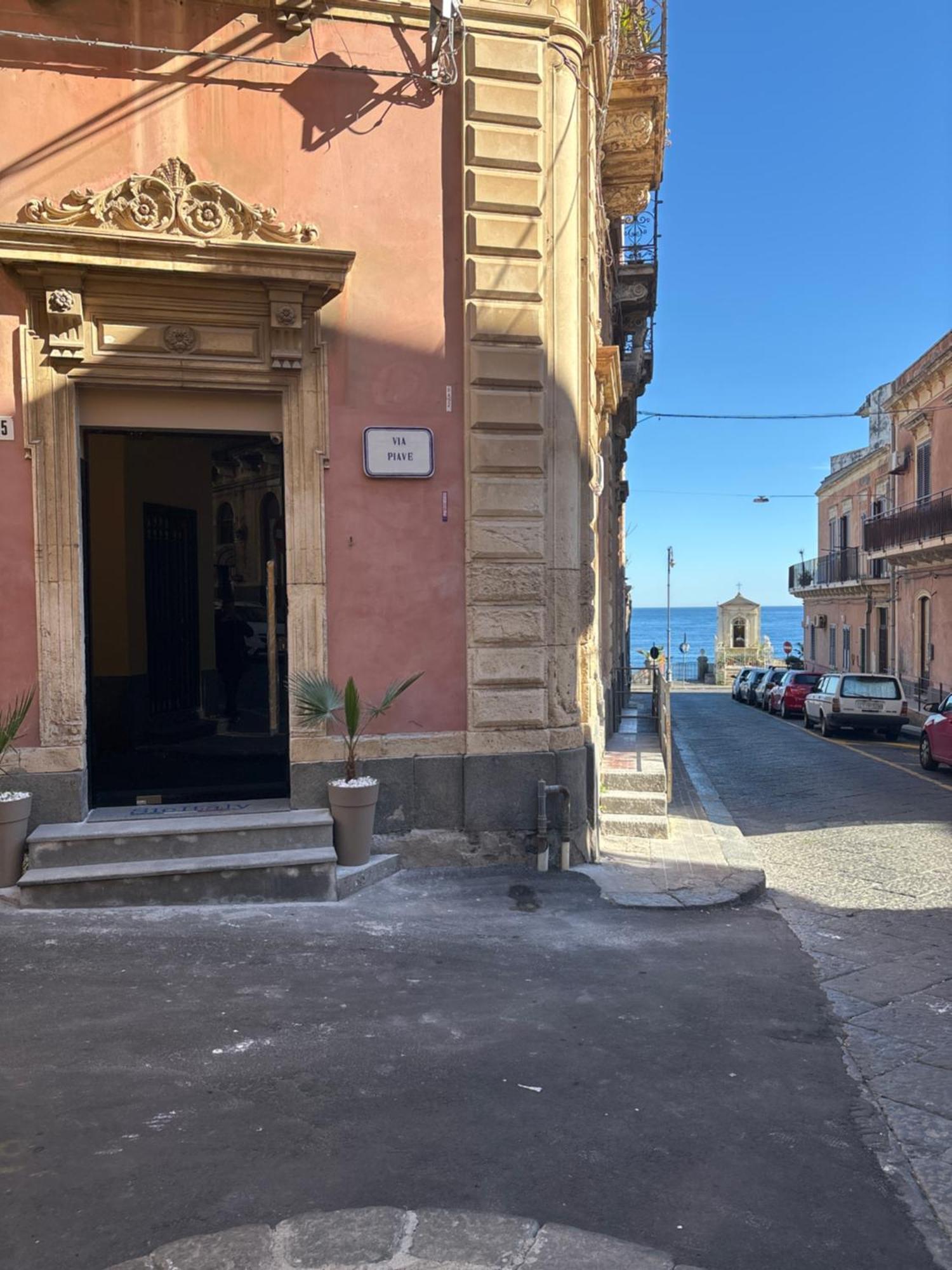 Bed and Breakfast Cbh Sicitaly Group Aci Castello Zewnętrze zdjęcie